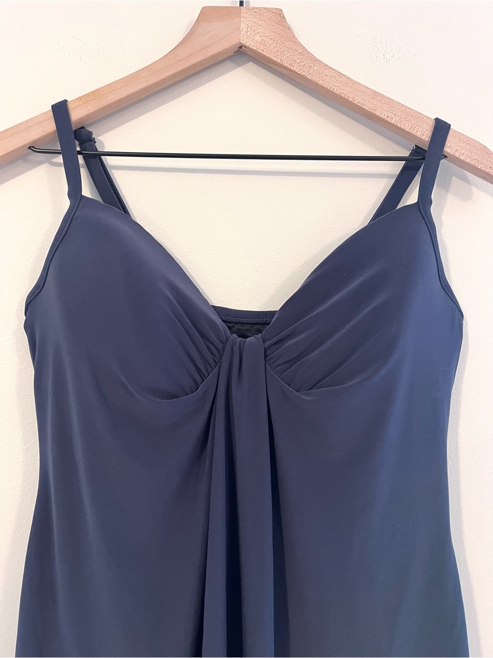 Miracle Suit Women's Mariana Tankini Swim Top Size 8 Navy Blue Underwire - Picture 2 of 7